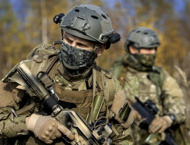 Ρώσοι σε σφοδρή ανταλλαγή πυρών στη Συρία (βίντεο)